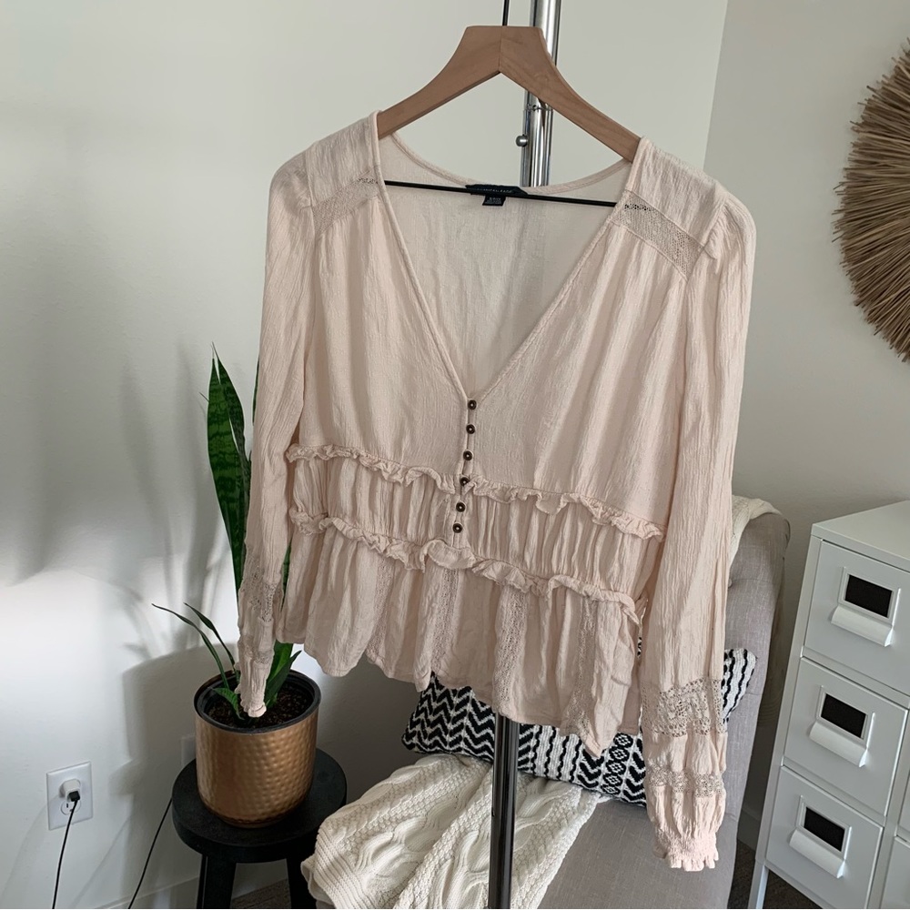 ๐ชด$5/25๐ชด American Eagle Blush Pink Lace V-Neck Peplum Blouse Top Small - Picture 3 of 15